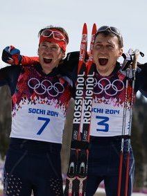 Александр Легков — олимпийский чемпион в марафоне! Вся тройка призеров — российская!