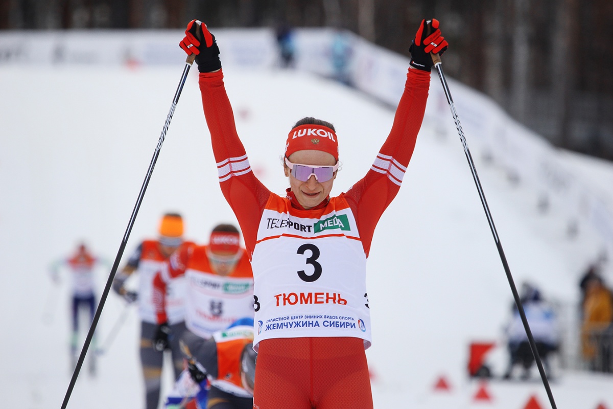 Наталья Непряева выиграла спринт на чемпионате России по лыжным гонкам 2022