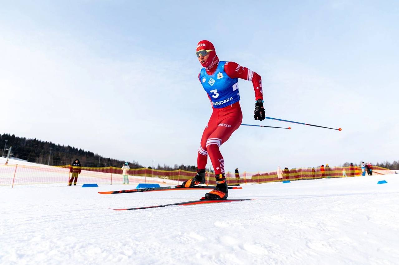 Алекандр Большунов выиграл коньковую пятнашку на Чемпионских высотах в Малиновке