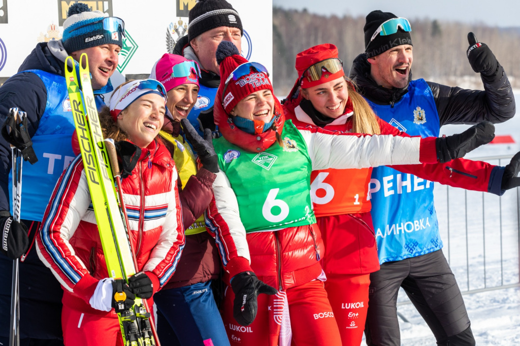 Команда Санкт-Петербурга выиграла женскую эстафету 4х5 км на Чемпионских высотах