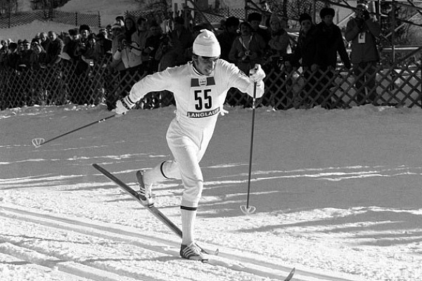 Олмипийские Игры 1976 г. Инсбрук. На дистанции 15 км Николай Бажуков.