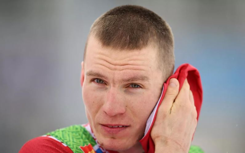 Александр Большунов не выступит в спринте на соревнованиях Югория. Первый снег в Ханты-Мансийске