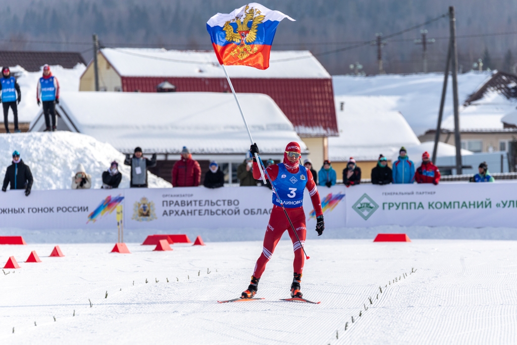 Александр Большунов выиграл скиатлон на Чемпионских высотах в Малиновке