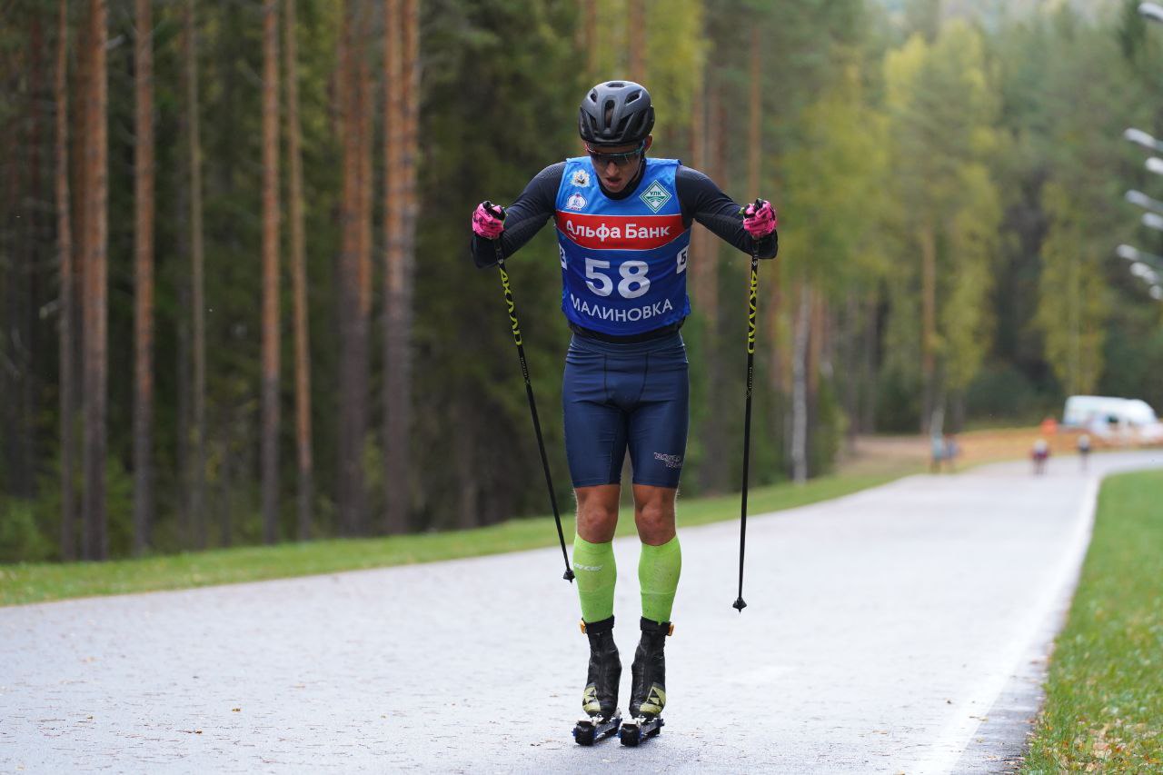 Савелий Коростелёв выиграл гонку на 20 км классическим стилем на чемпионате России в Малиновке