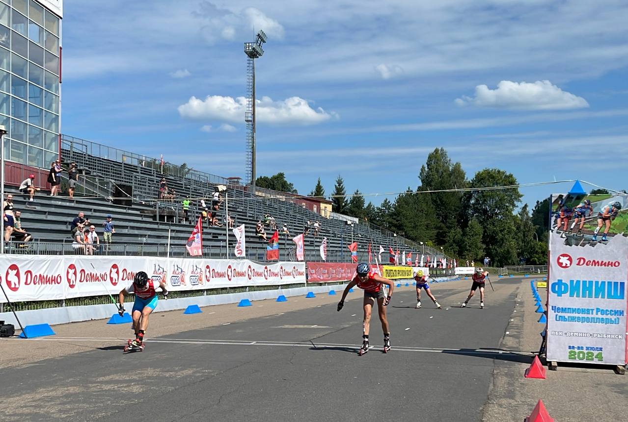 Анастасия Гунтарева выиграла женскую гонку преследования на чемпионате России по лыжероллерам 2024 в Дёмино