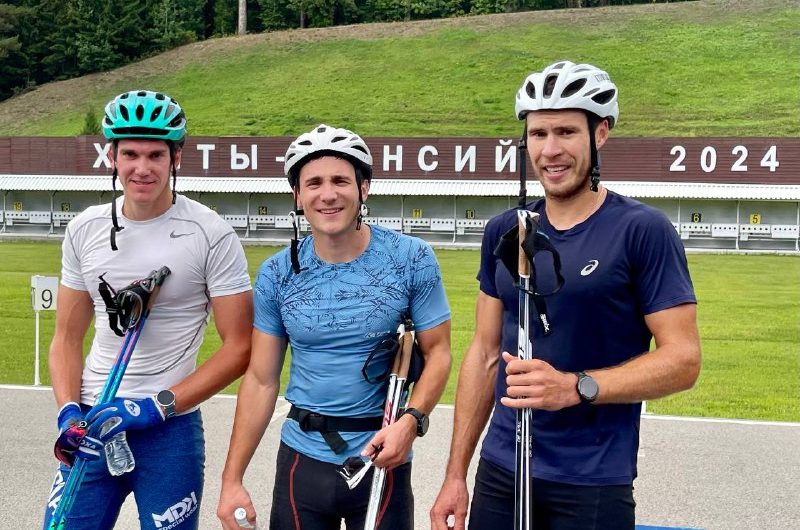 Андрей Алипкин выиграл гонку преследования на Финале Кубка России по лыжероллежникам в Ханты-Мансийске.