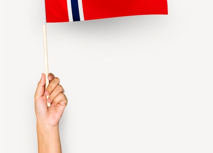 Норвежская команда победила в мужской эстафете в Хохфильцене.