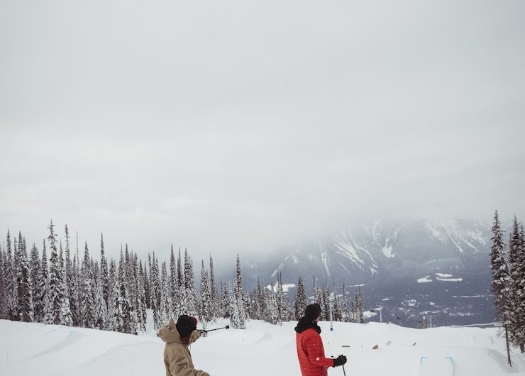 Куда поехать кататься на лыжах в октябре?